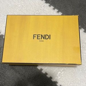 Brand New Fendi Canvas sneakers! size 38